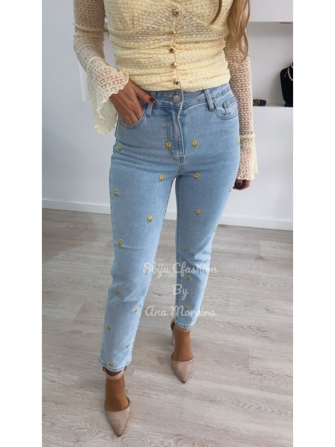 Calças de Ganga Redial com Detalhe de Flores 5