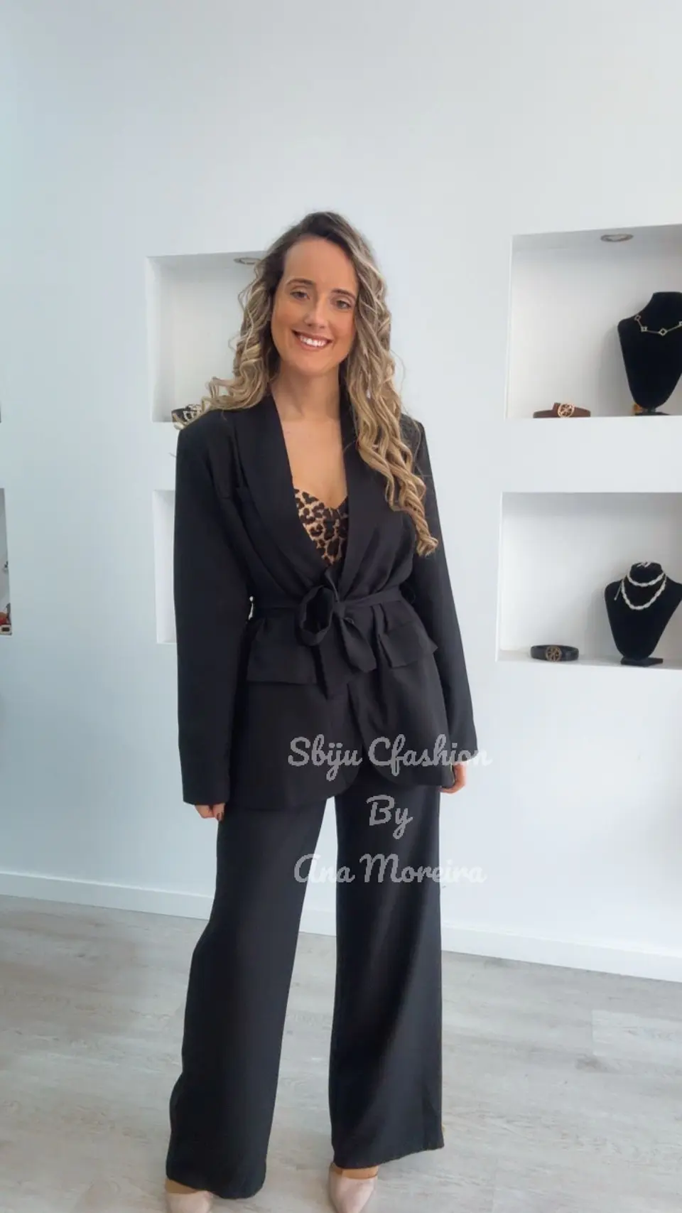 Fato de Blazer Comprido com Cinto - TU 5