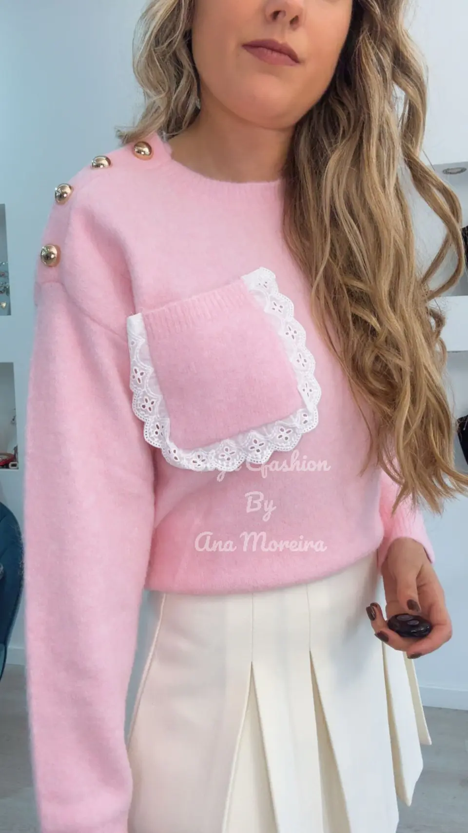 Camisola de Malha com Detalhe de Botões e Bolso com Renda - TU 8