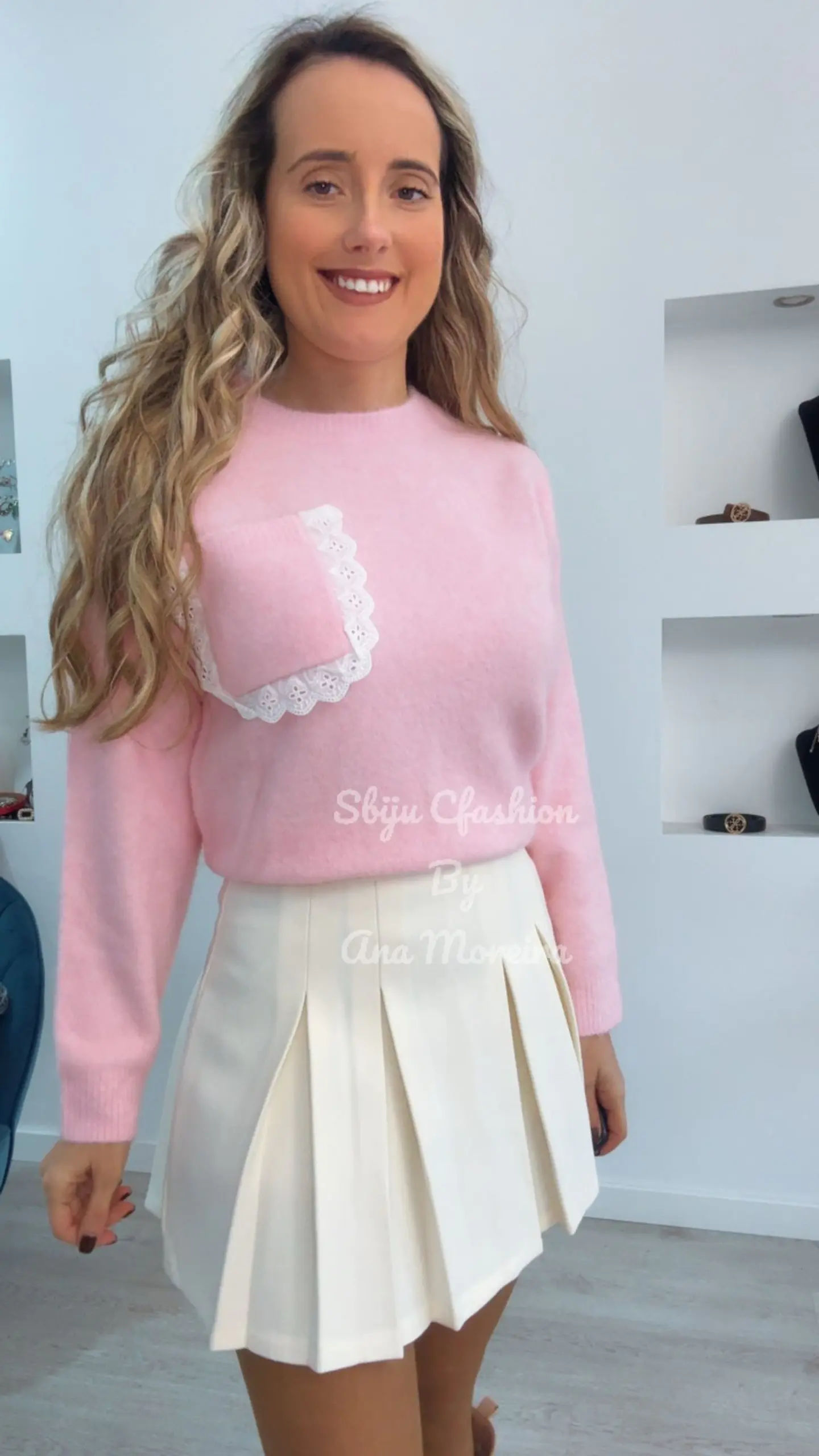 Camisola de Malha com Detalhe de Botões e Bolso com Renda - TU 9