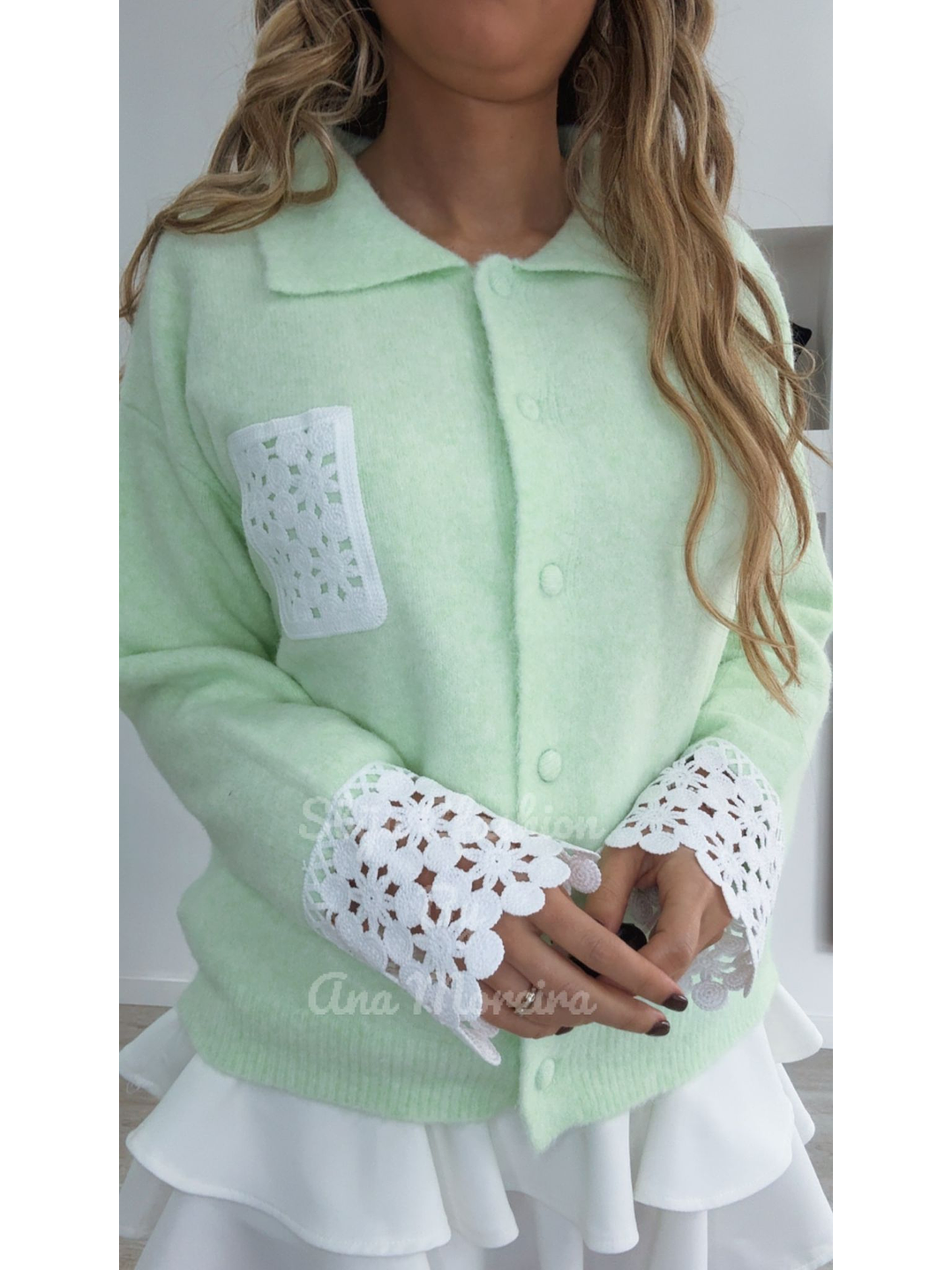 Cardigan com Detalhes em Renda na Manga e no Bolso - TU 10