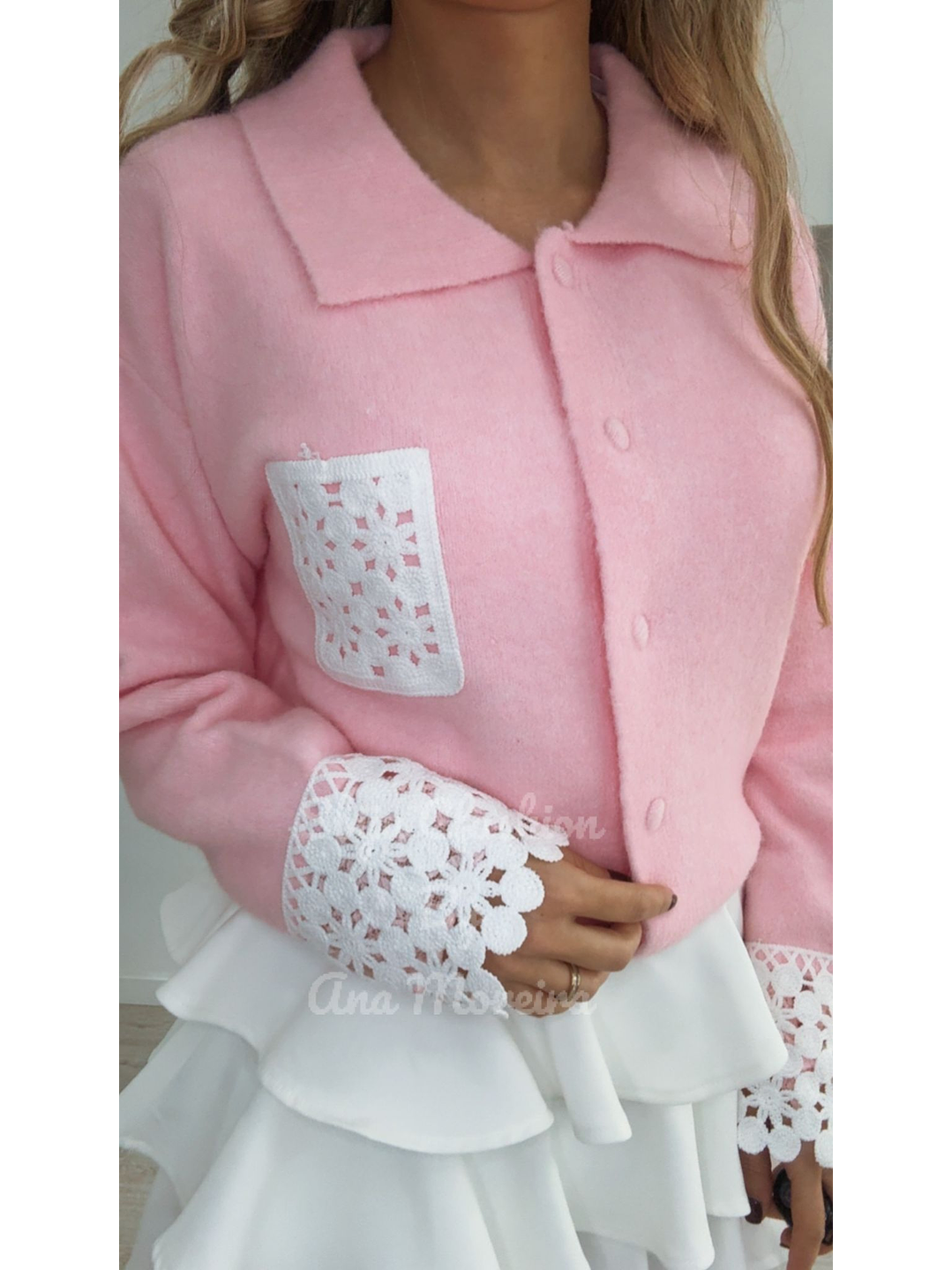 Cardigan com Detalhes em Renda na Manga e no Bolso - TU 2