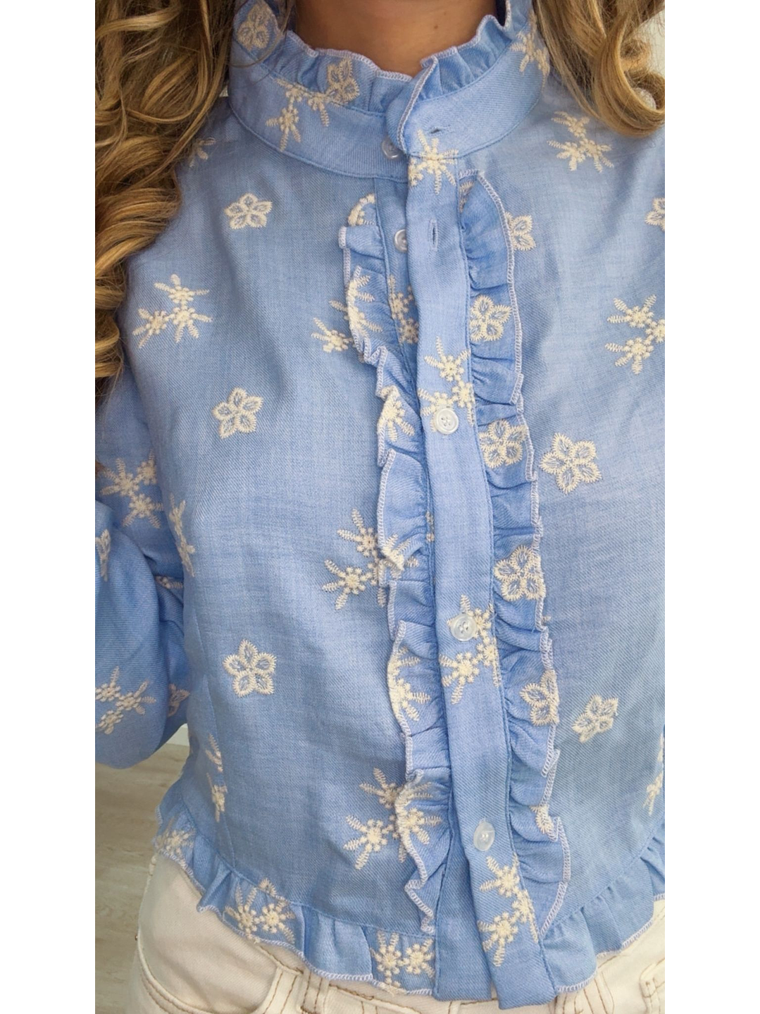 Camisa com Detalhes em Bege e Folho 8