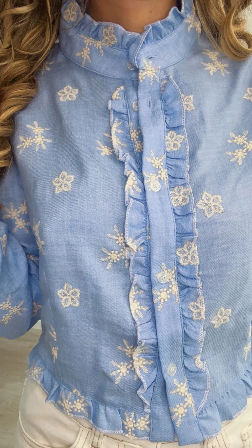 Camisa com Detalhes em Bege e Folho 8