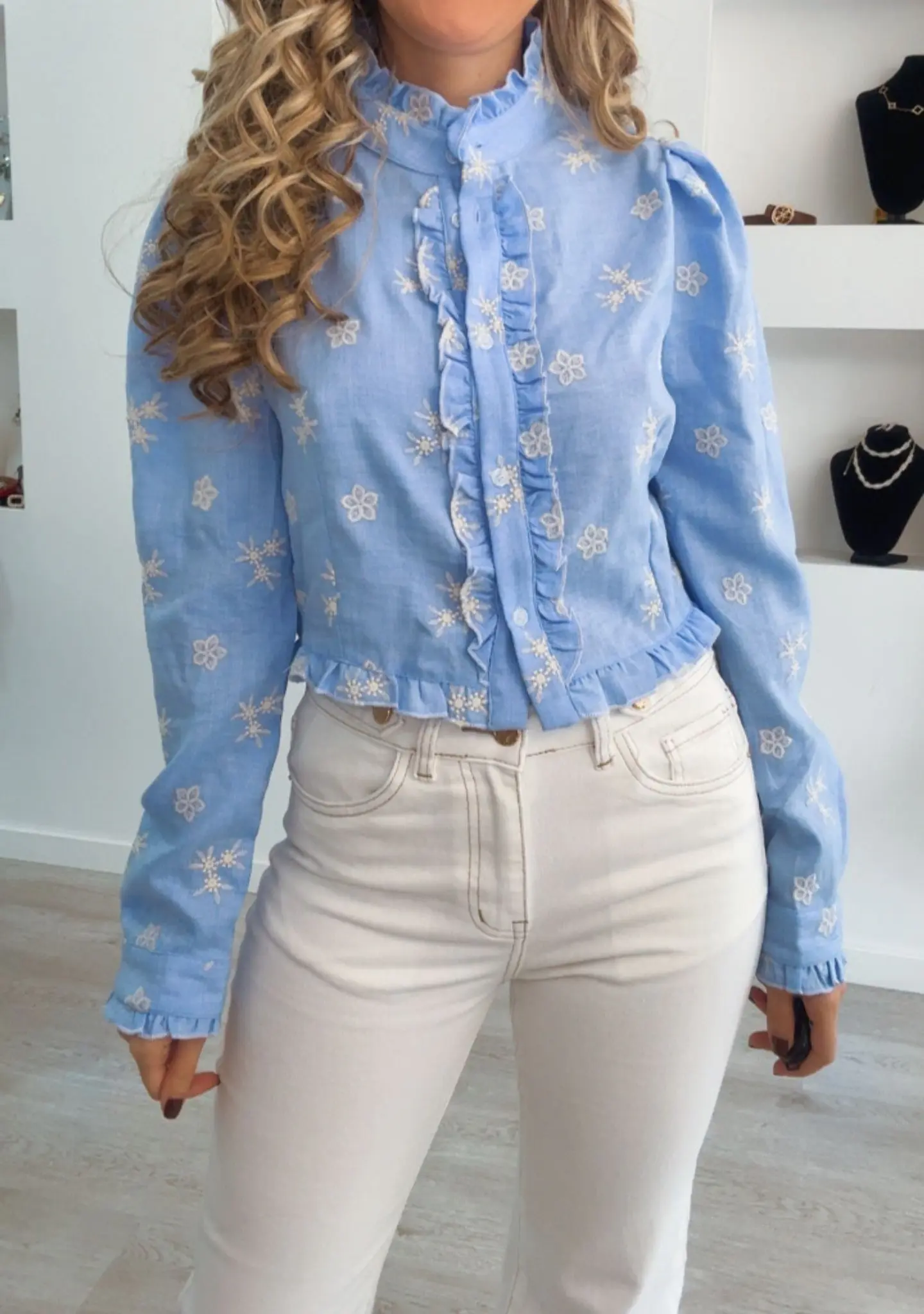 Camisa com Detalhes em Bege e Folho 3