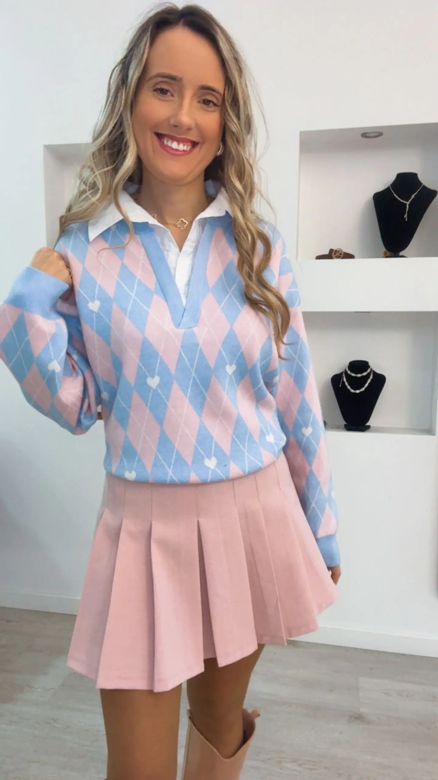 Polo com losangos e detalhe de coração e camisa incluída - TU 14