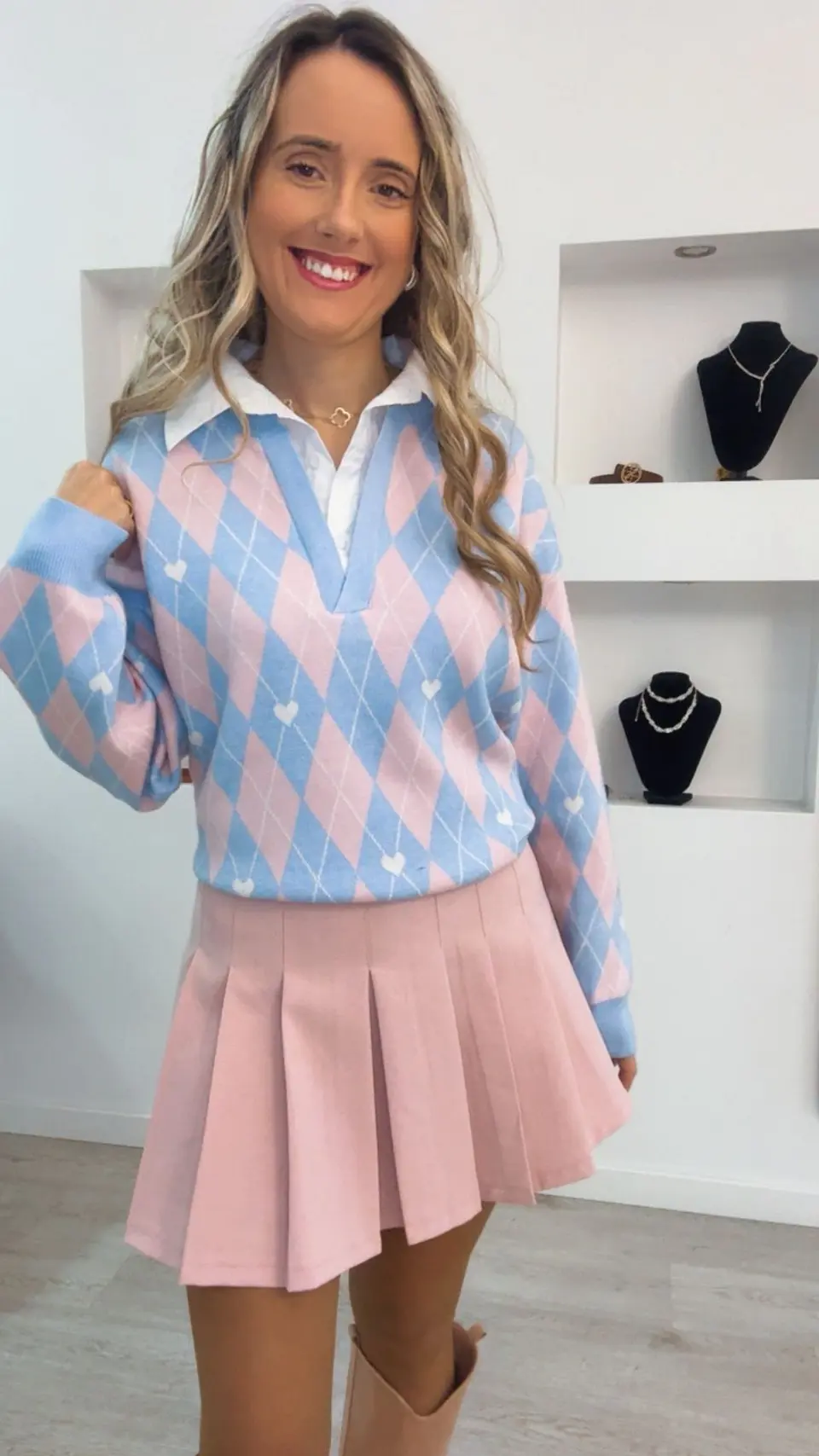 Polo com losangos e detalhe de coração e camisa incluída - TU 14