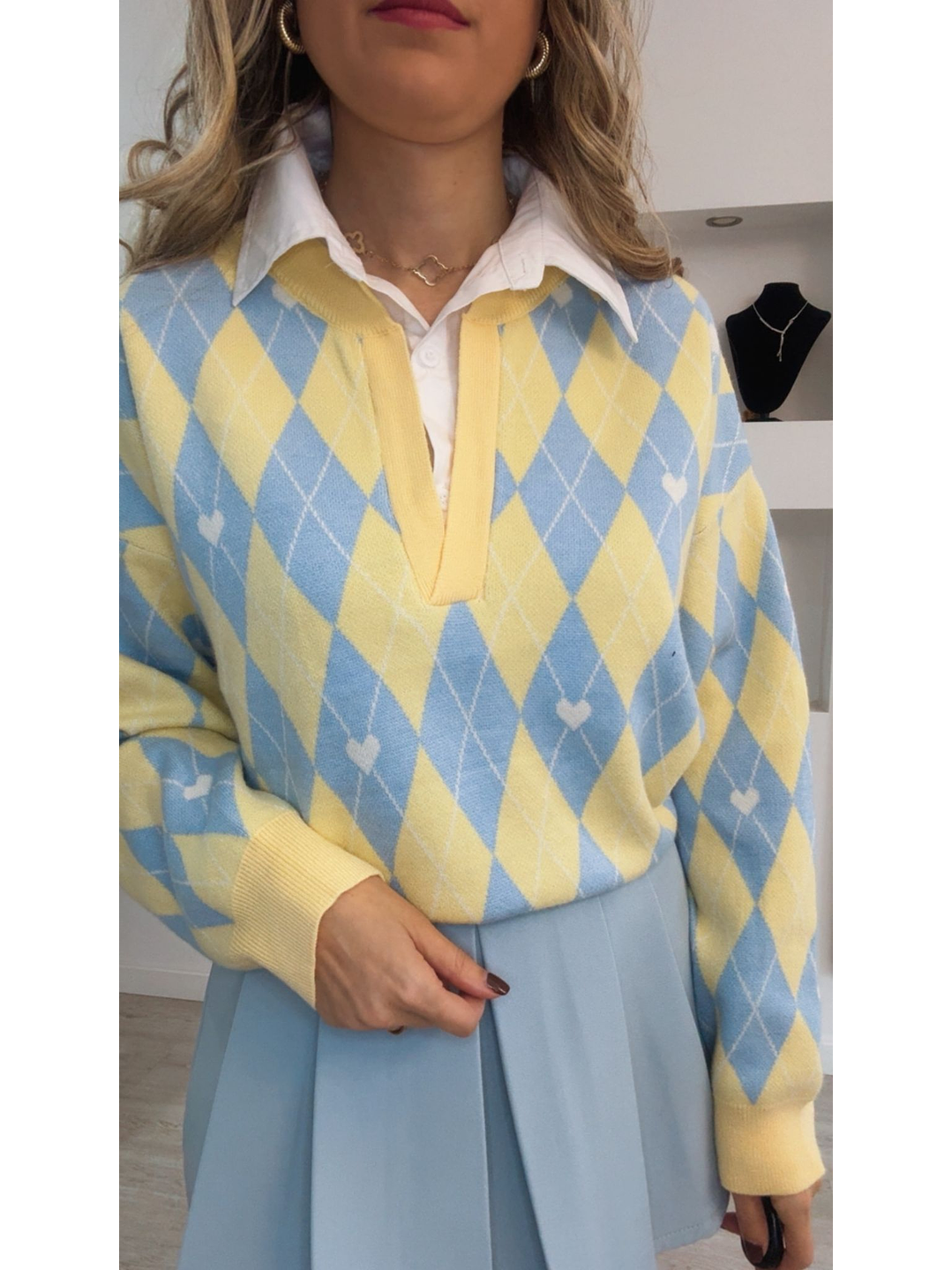 Polo com losangos e detalhe de coração e camisa incluída - TU 6