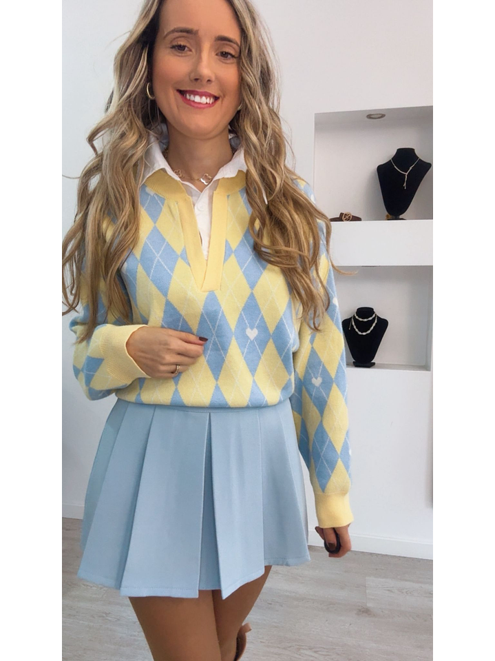 Polo com losangos e detalhe de coração e camisa incluída - TU 9