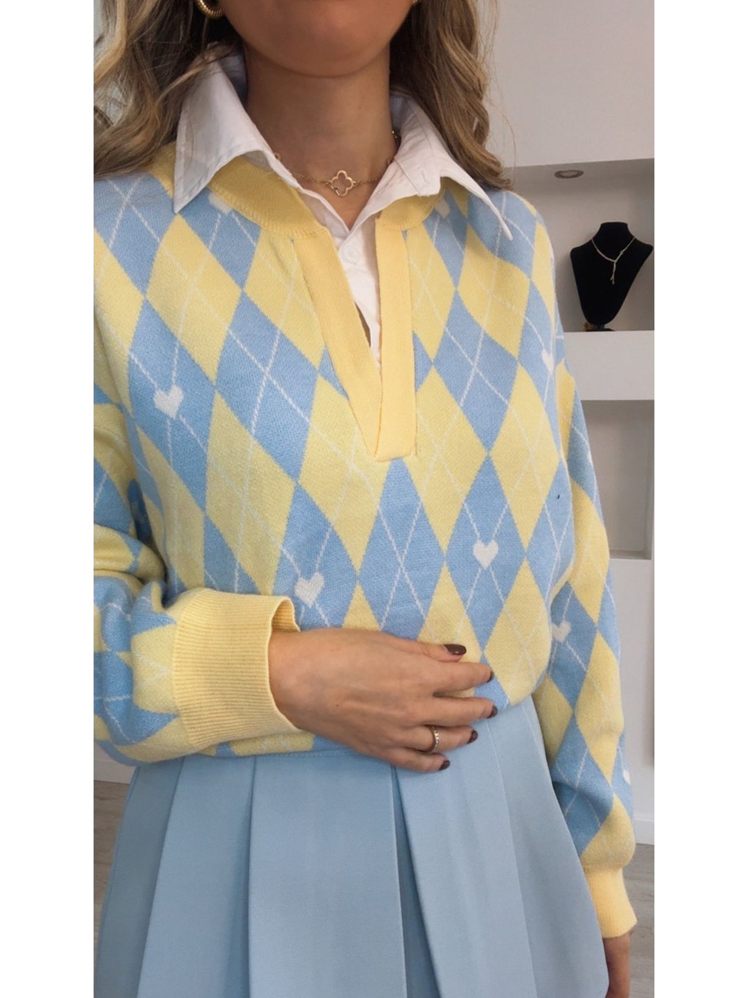 Polo com losangos e detalhe de coração e camisa incluída - TU 11