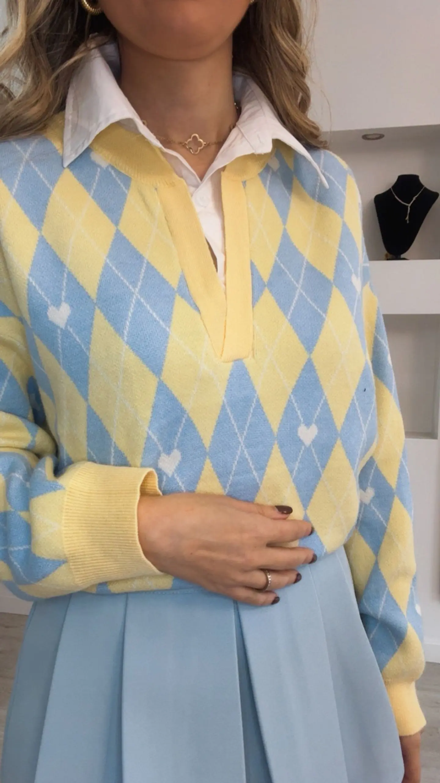 Polo com losangos e detalhe de coração e camisa incluída - TU 11