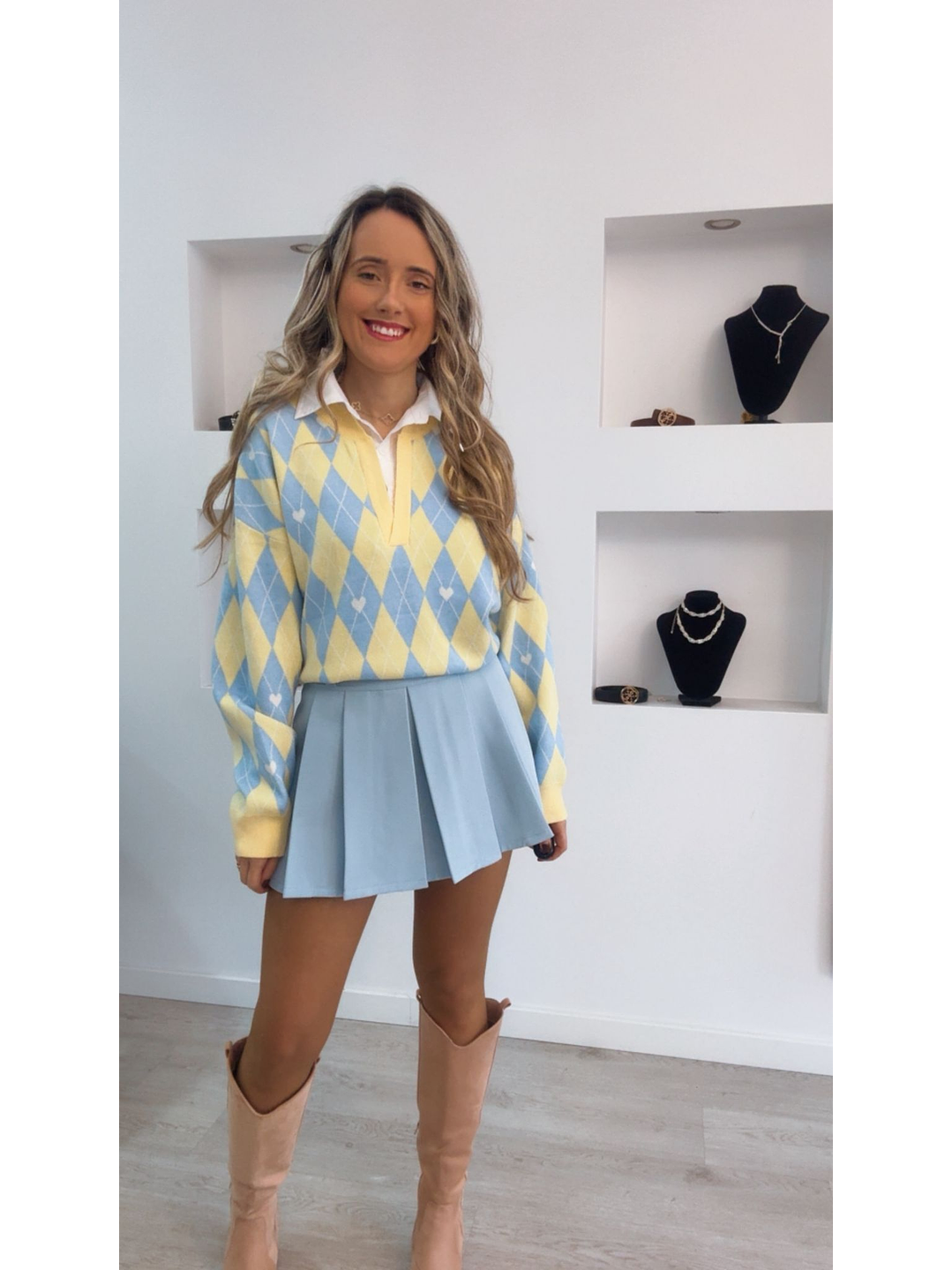 Polo com losangos e detalhe de coração e camisa incluída - TU 8