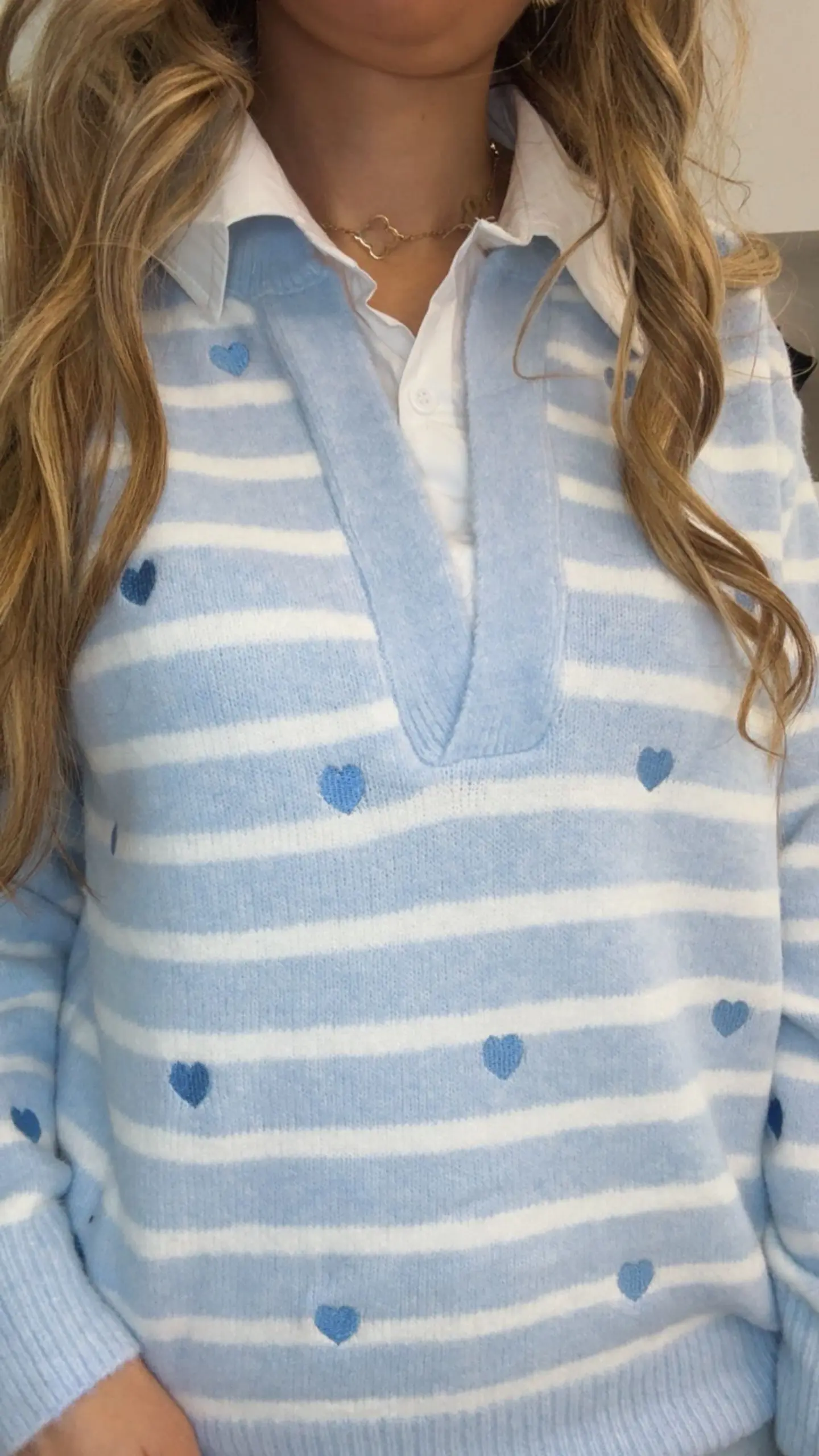 Camisola de malha de riscas e corações com camisa incluída - TU 5