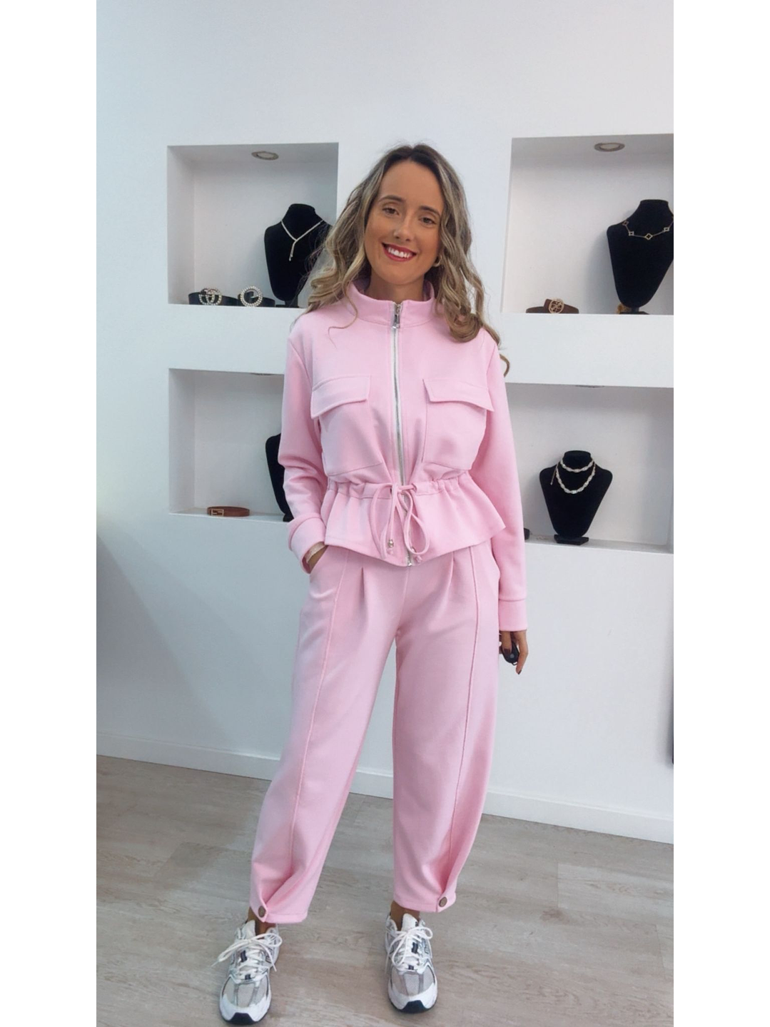 Conjunto de casaco e calça com detalhe de botão - TU  4