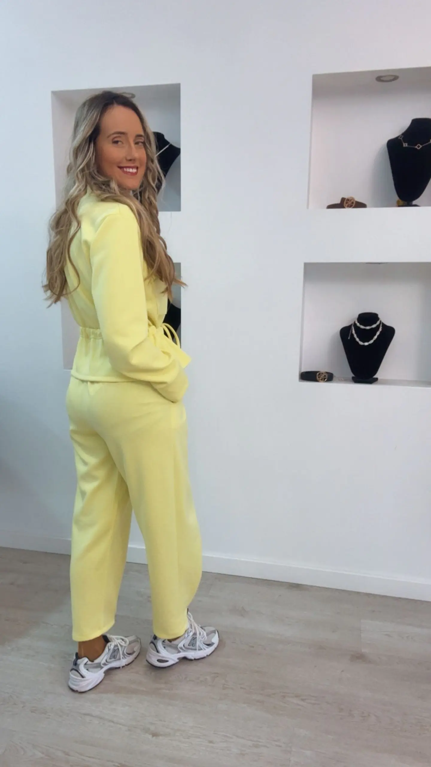 Conjunto de casaco e calça com detalhe de botão - TU  25