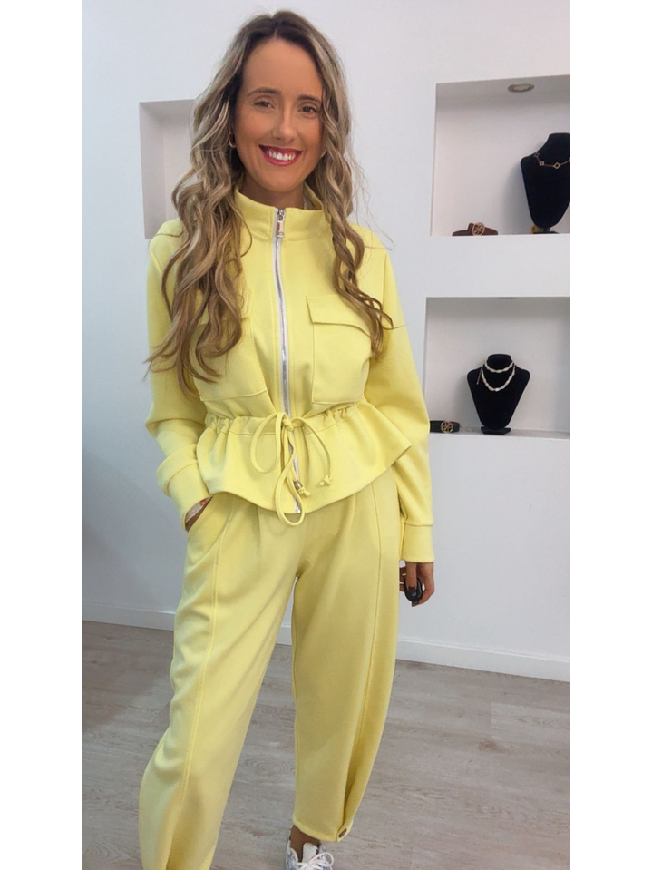 Conjunto de casaco e calça com detalhe de botão - TU  27