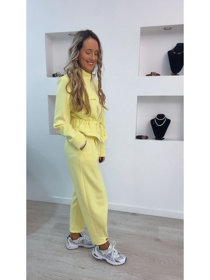 Conjunto de casaco e calça com detalhe de botão - TU  28