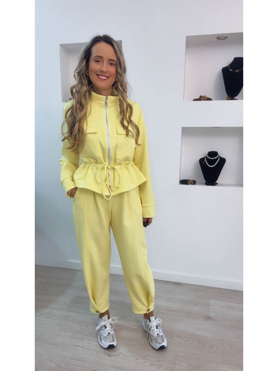 Conjunto de casaco e calça com detalhe de botão - TU  26