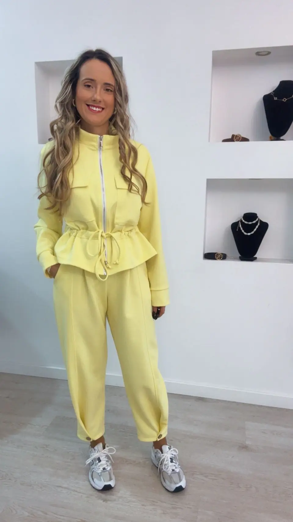 Conjunto de casaco e calça com detalhe de botão - TU  26