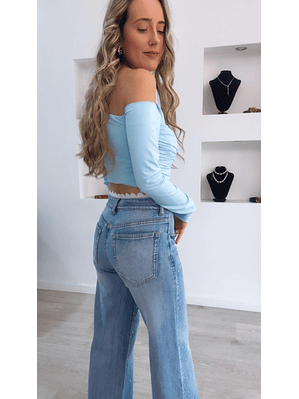 Calça de ganga com brilhantes e renda na cinta