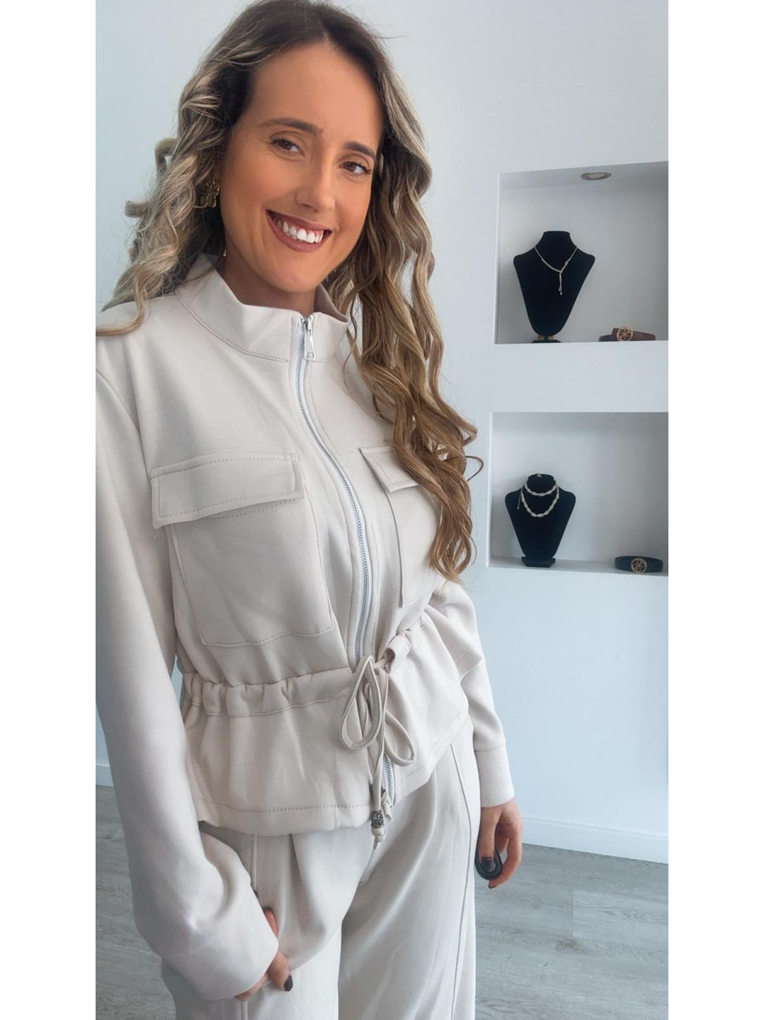 Conjunto de casaco e calça com detalhe de botão - TU  19