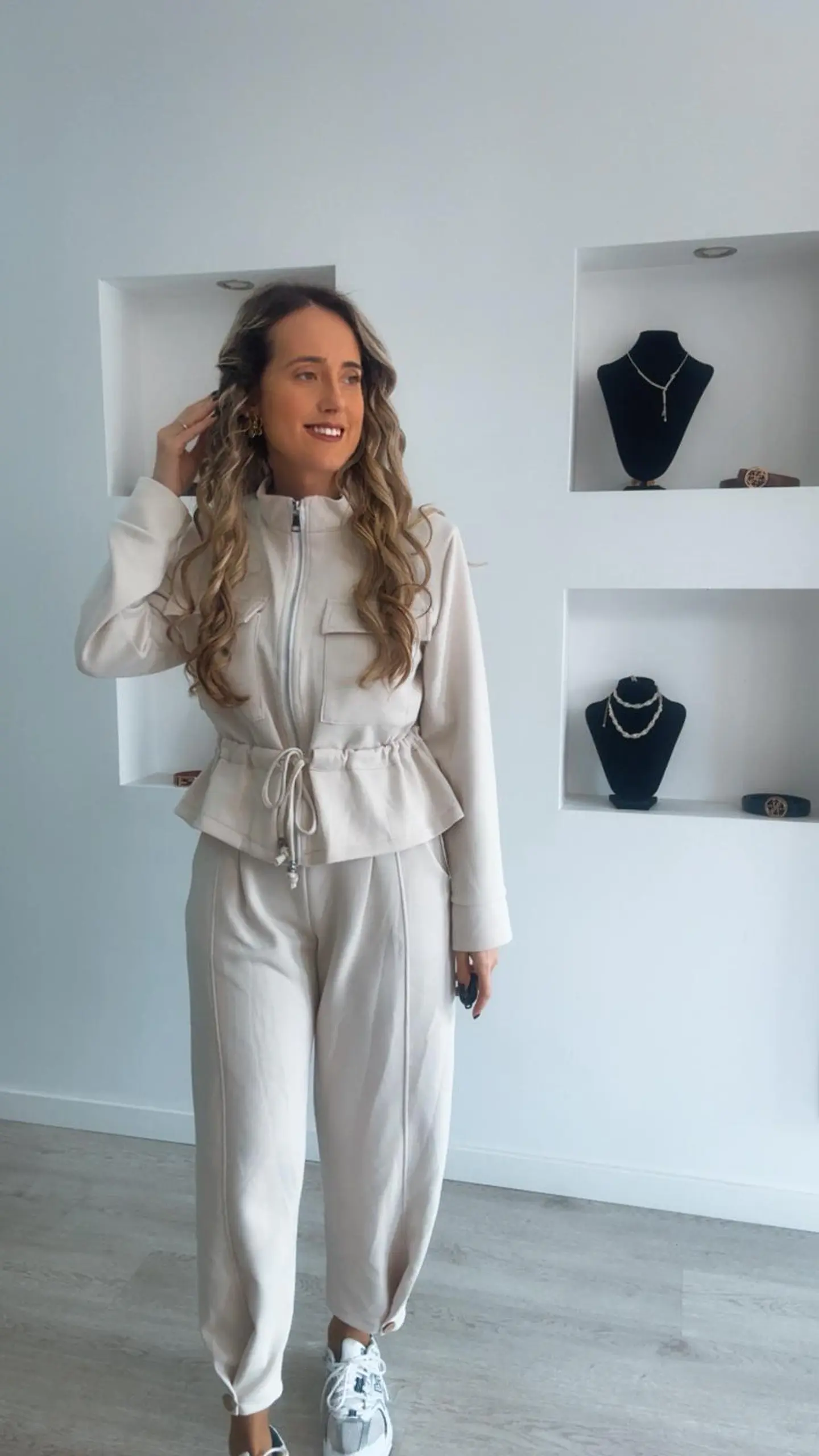 Conjunto de casaco e calça com detalhe de botão - TU  17