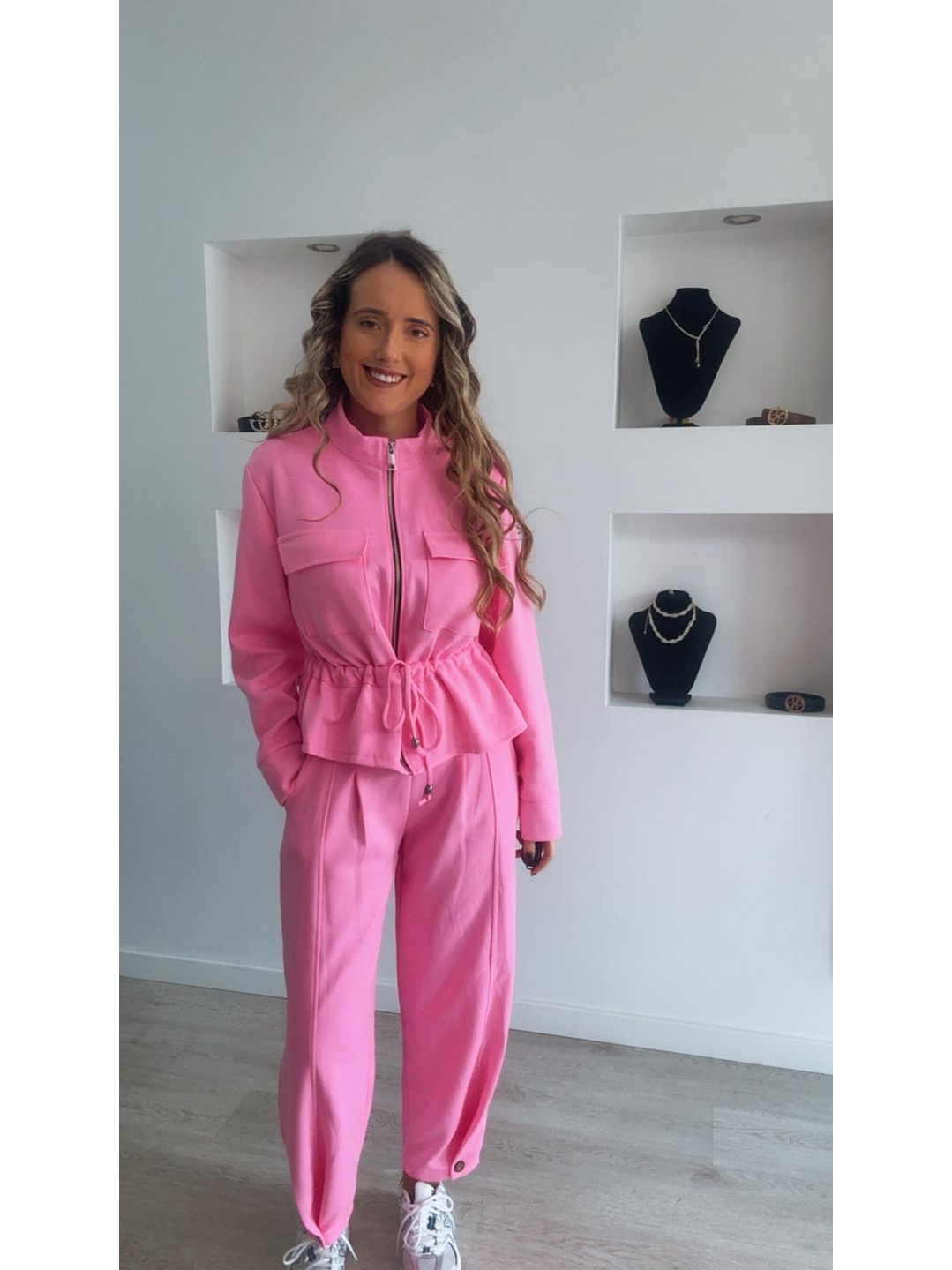 Conjunto de casaco e calça com detalhe de botão - TU  12