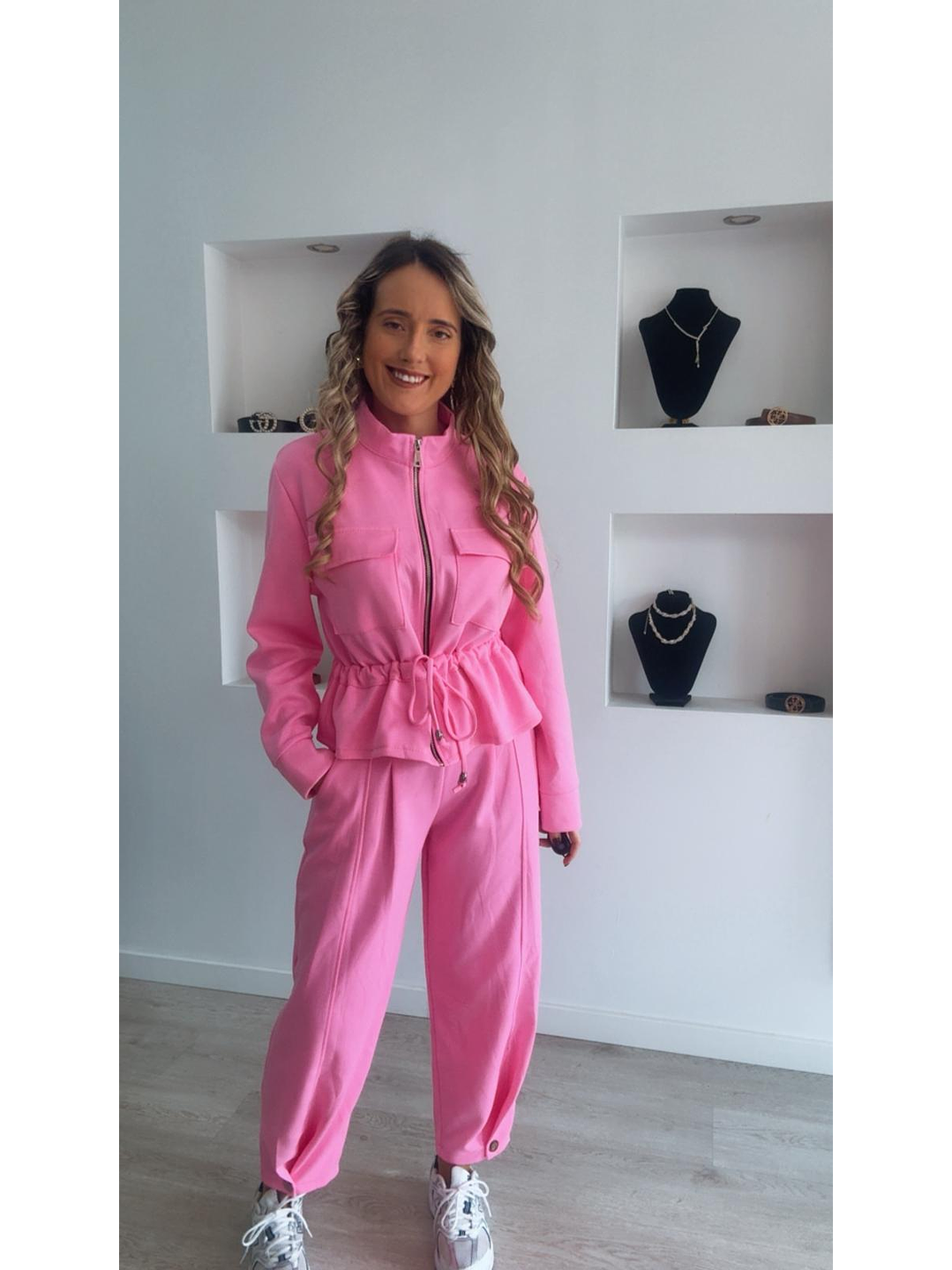 Conjunto de casaco e calça com detalhe de botão - TU  14