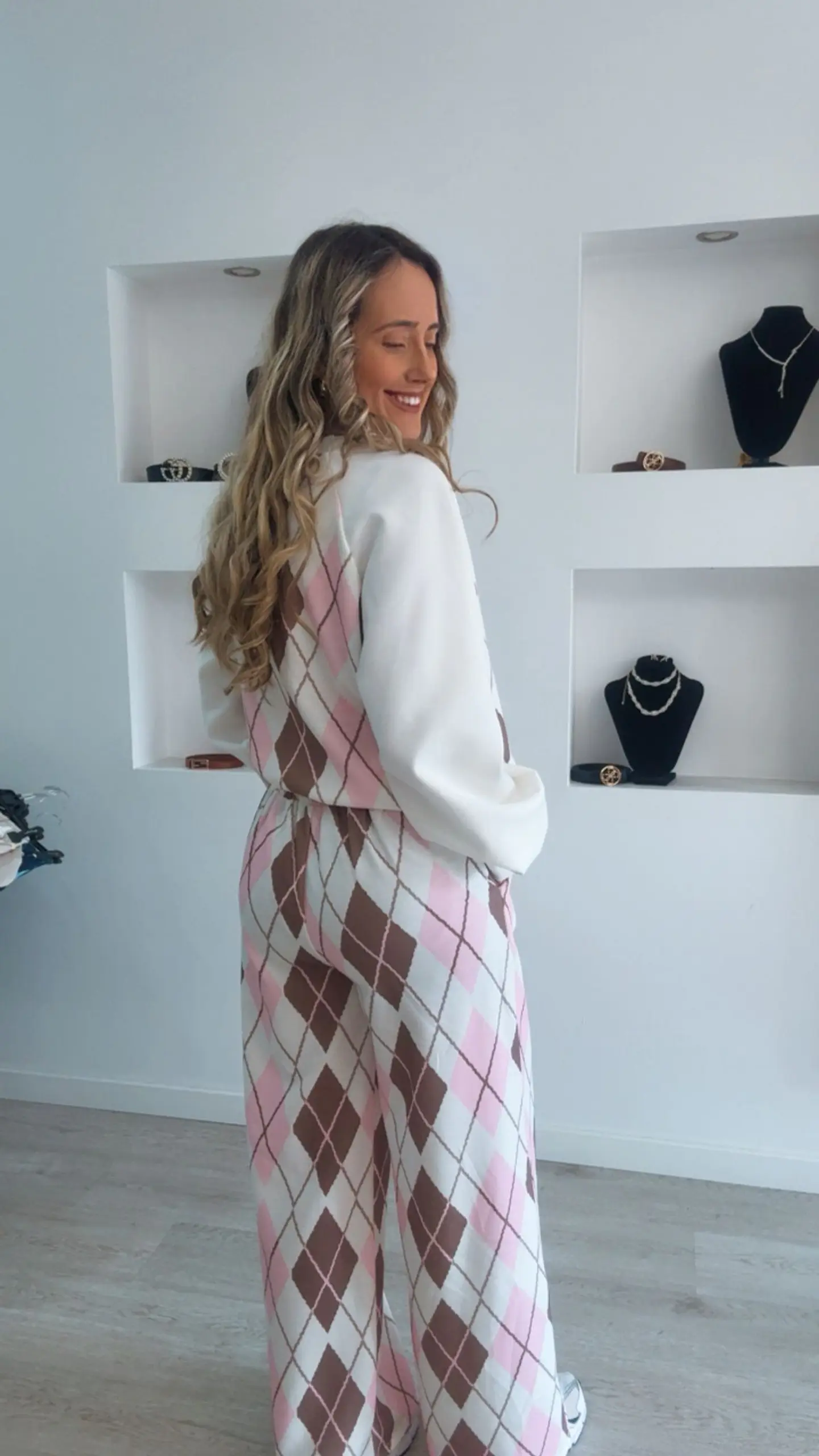 Fato de treino com losangos na camisola e calça - TU 3