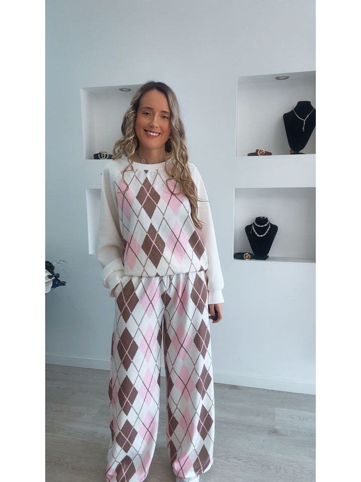 Fato de treino com losangos na camisola e calça - TU 4