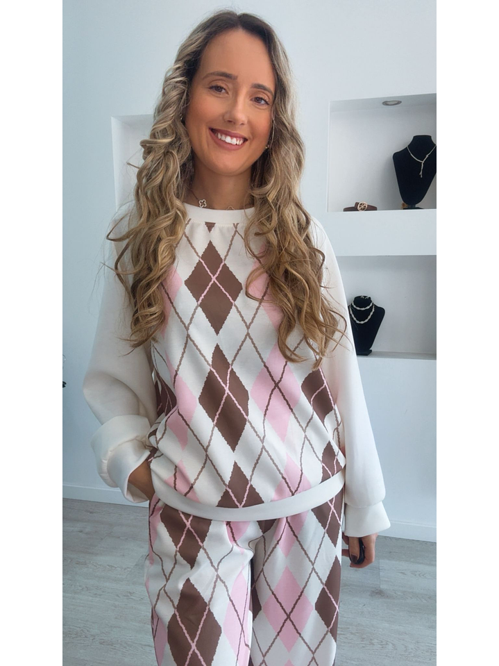 Fato de treino com losangos na camisola e calça - TU 2