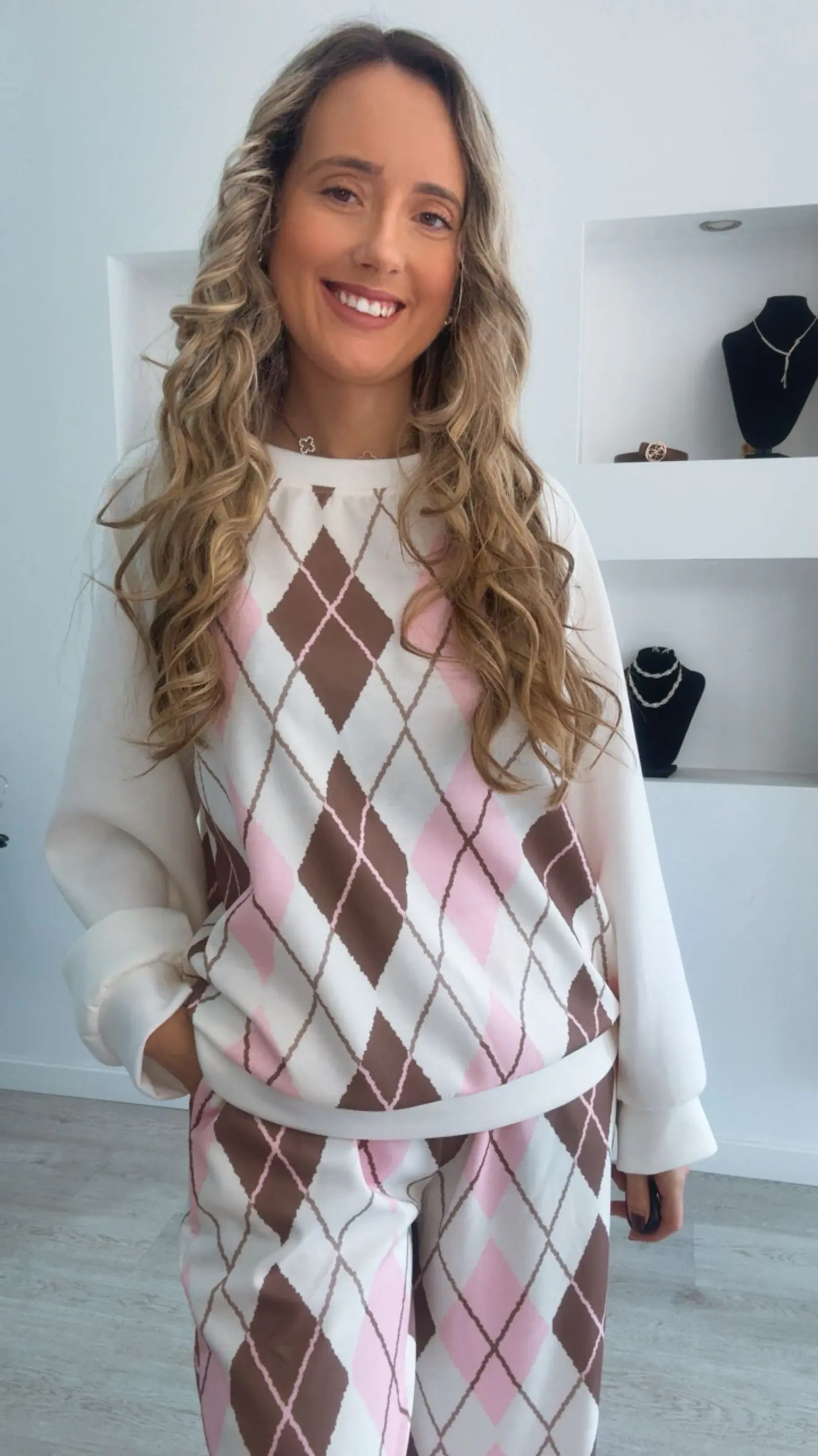 Fato de treino com losangos na camisola e calça - TU 2