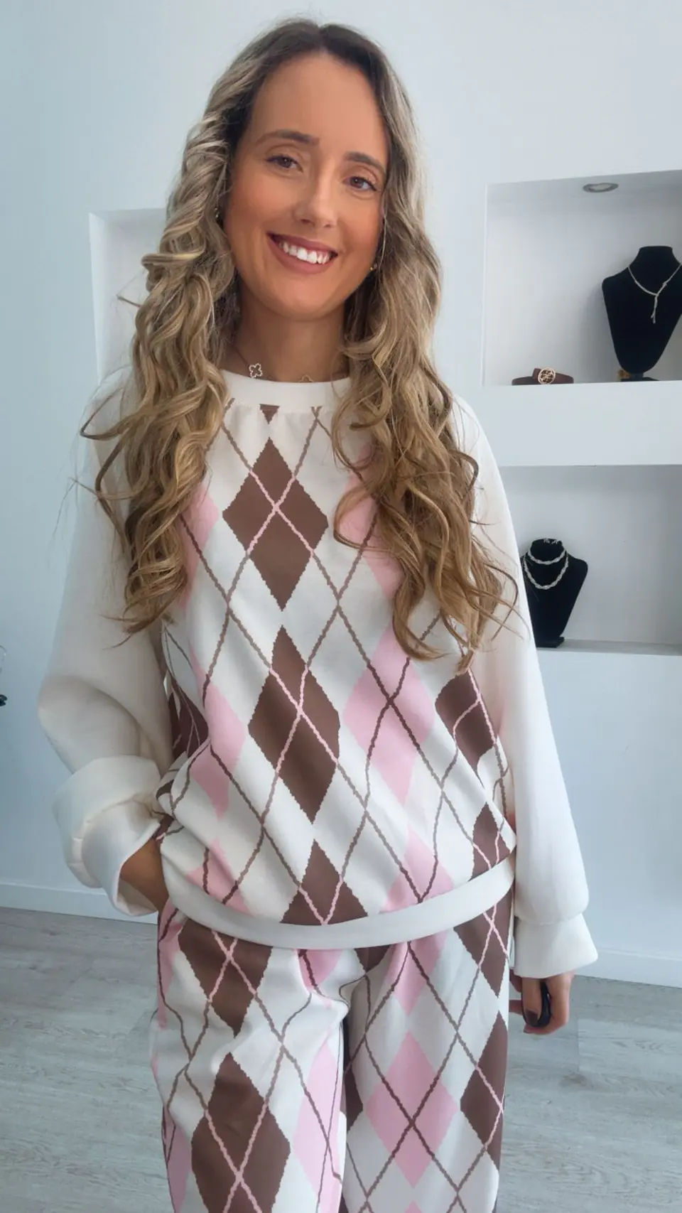 Fato de treino com losangos na camisola e calça - TU 2
