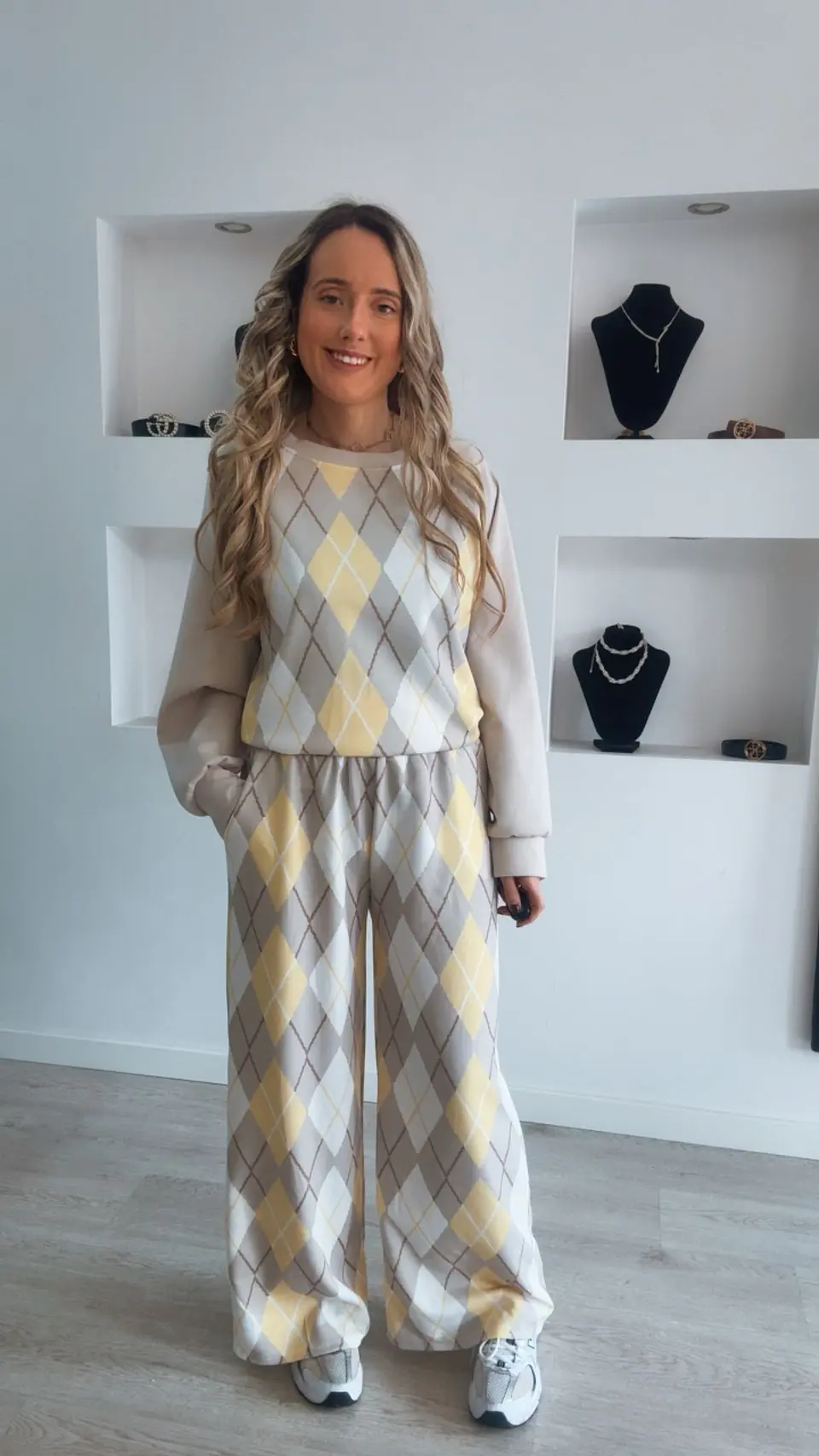 Fato de treino com losangos na camisola e calça - TU 9