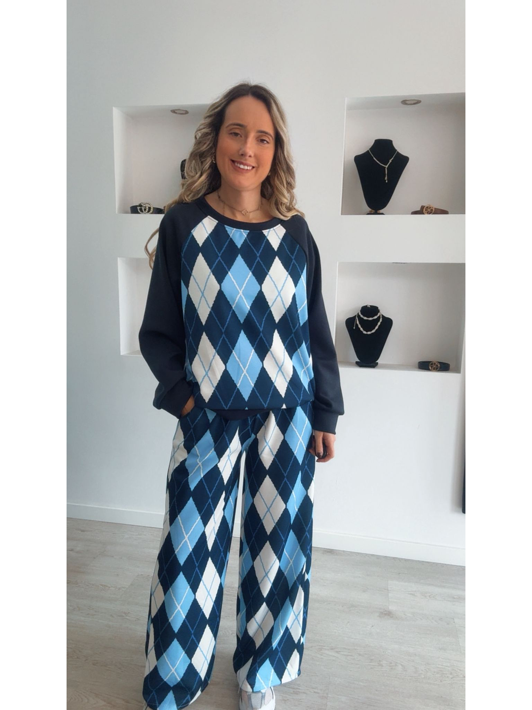 Fato de treino com losangos na camisola e calça - TU 8