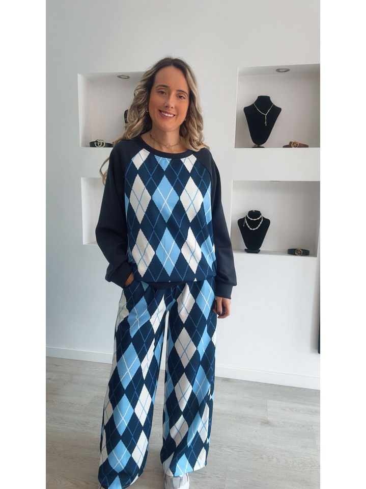 Fato de treino com losangos na camisola e calça - TU 8