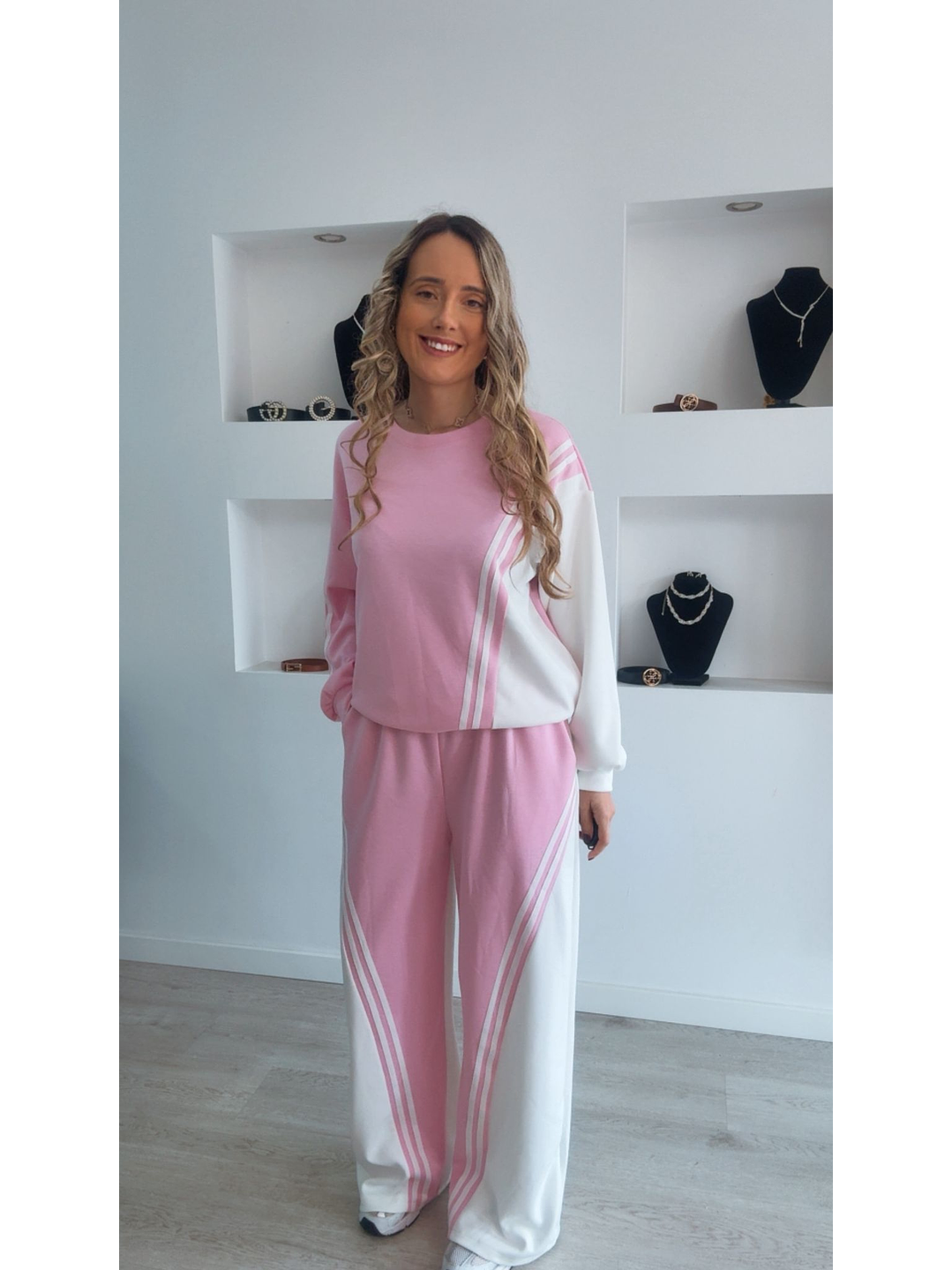 Fato de treino rosa e branco com riscas - TU 6
