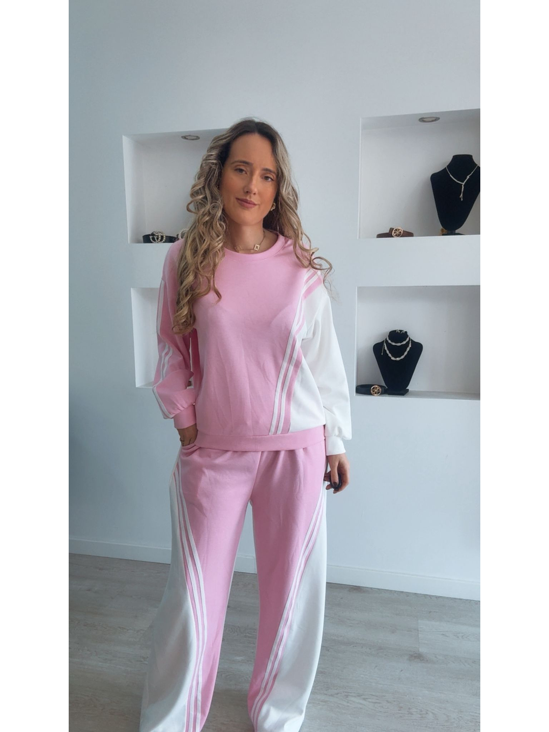 Fato de treino rosa e branco com riscas - TU 4