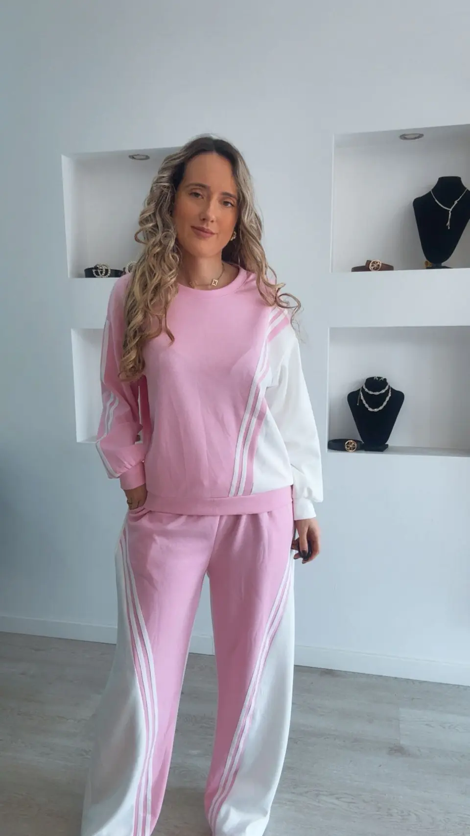 Fato de treino rosa e branco com riscas - TU 4