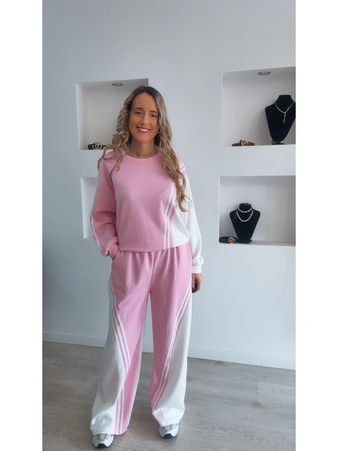 Fato de treino rosa e branco com riscas - TU 3