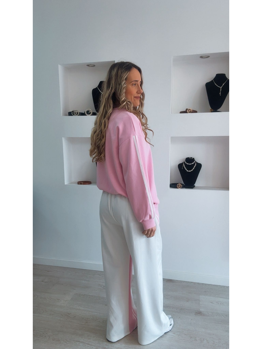 Fato de treino rosa e branco com riscas - TU 2