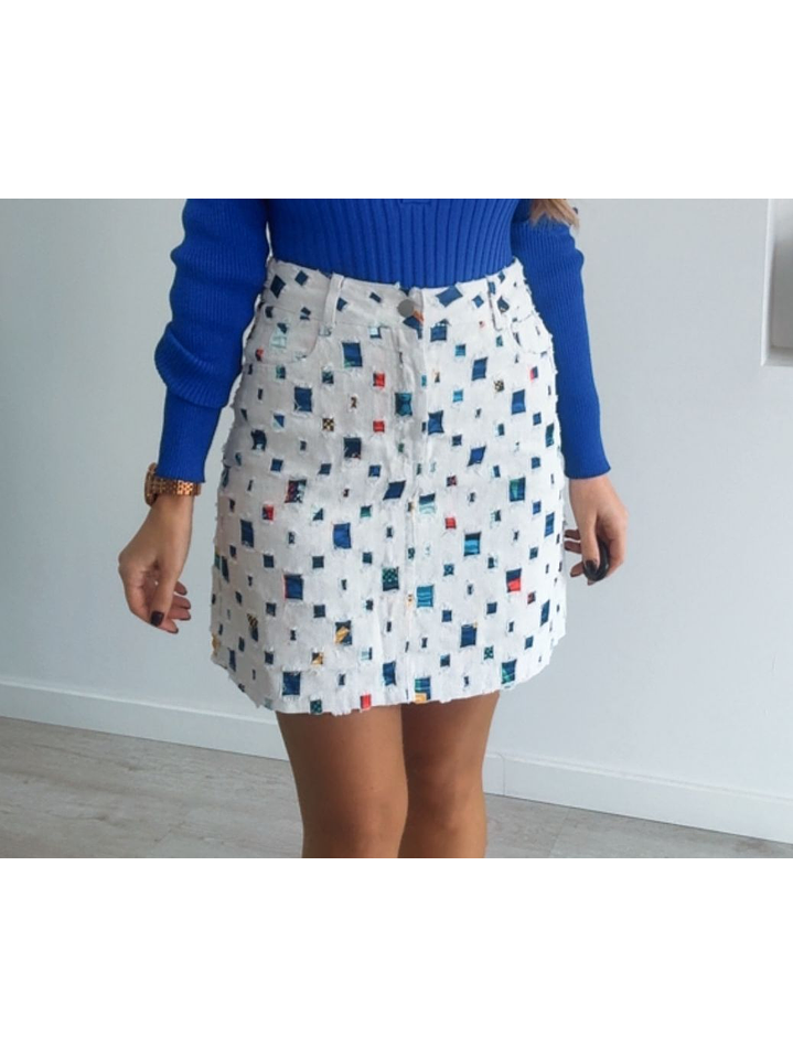 Saia com detalhes quadrados azuis 4