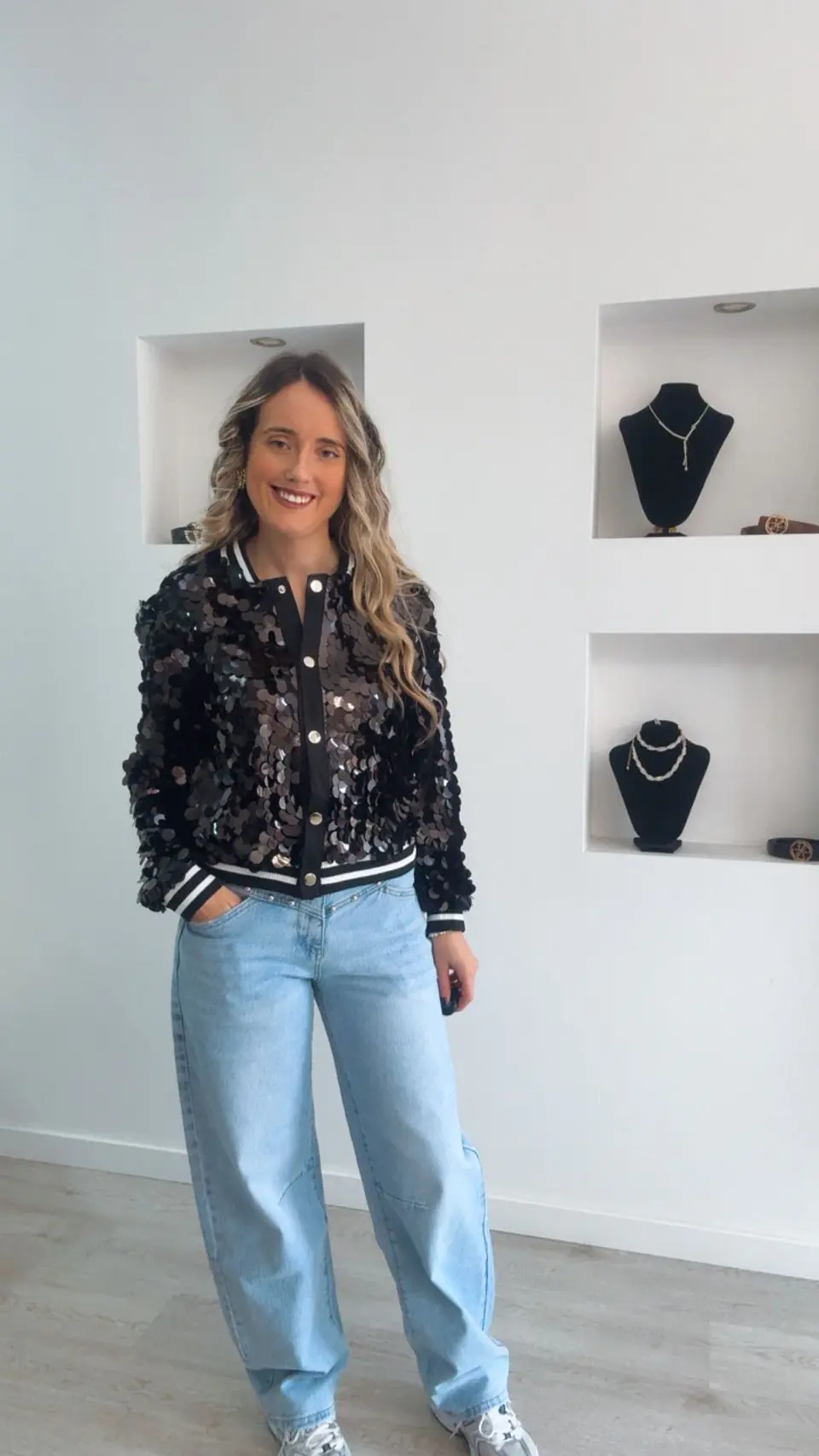 Casaco preto com detalhe de escamas 4