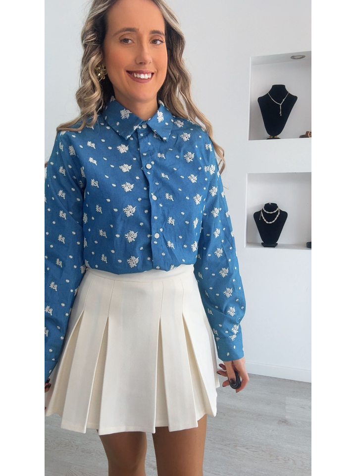 Camisa azul com detalhes em bege 6