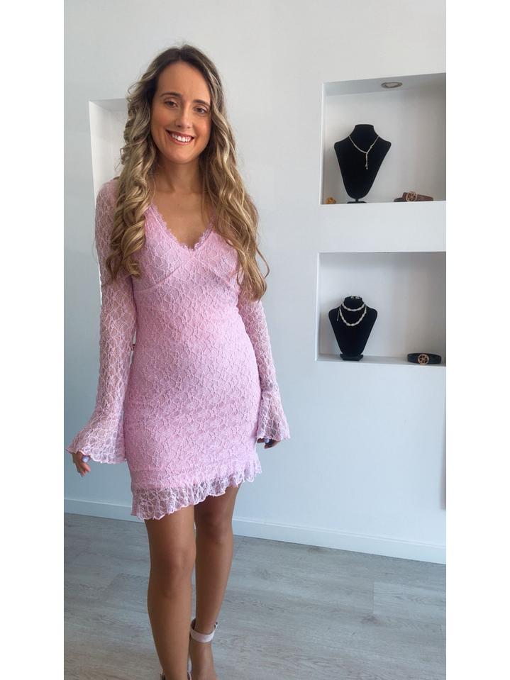 Vestido de renda justo 11