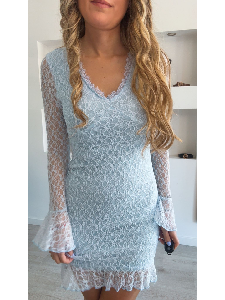 Vestido de renda justo 4