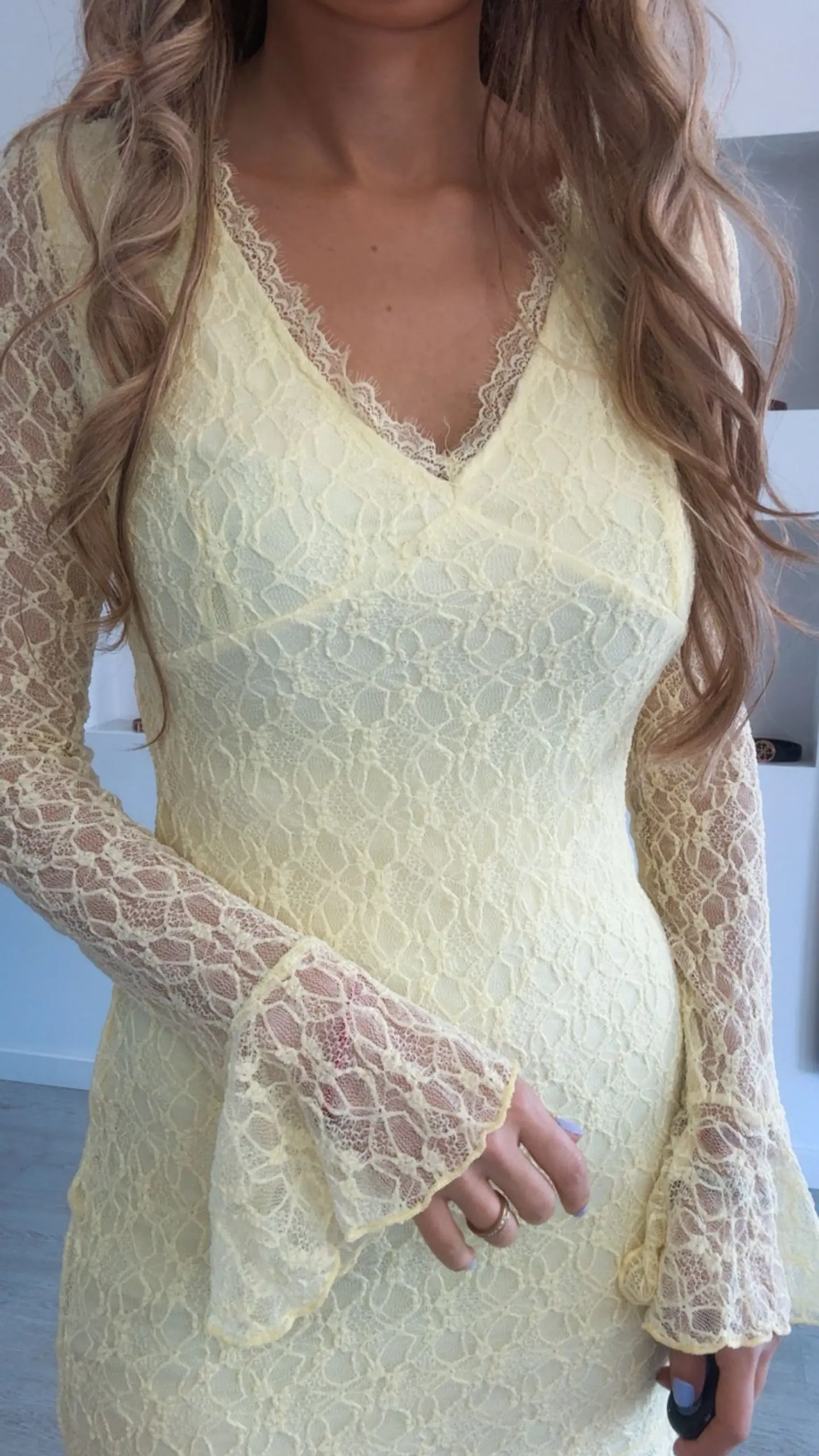 Vestido de renda justo 8