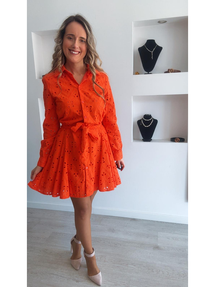 Vestido forrado em bordado inglês com cinto  1