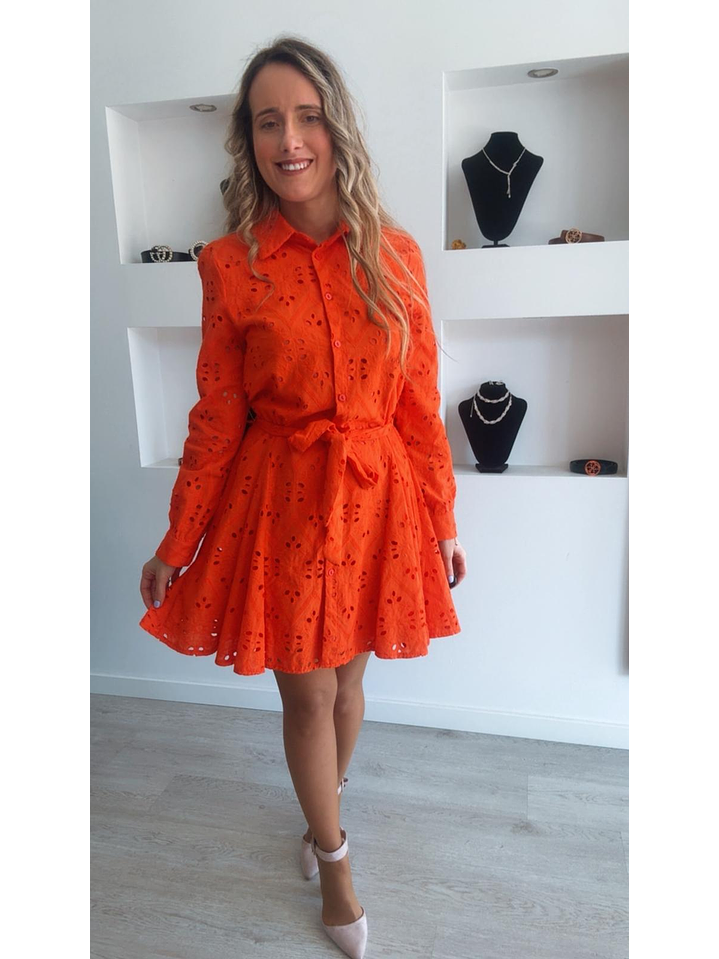 Vestido forrado em bordado inglês com cinto  5