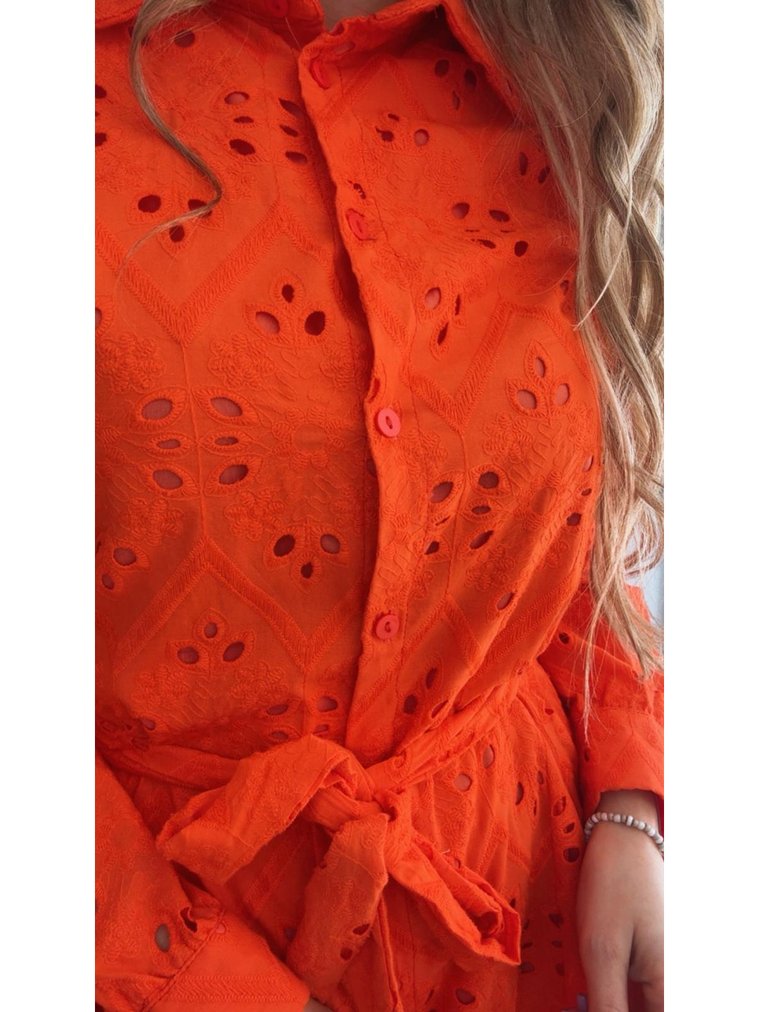 Vestido forrado em bordado inglês com cinto  9